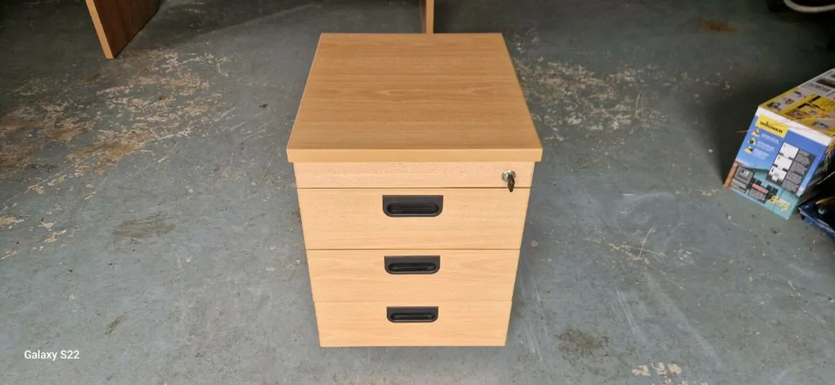Desk - Image 4