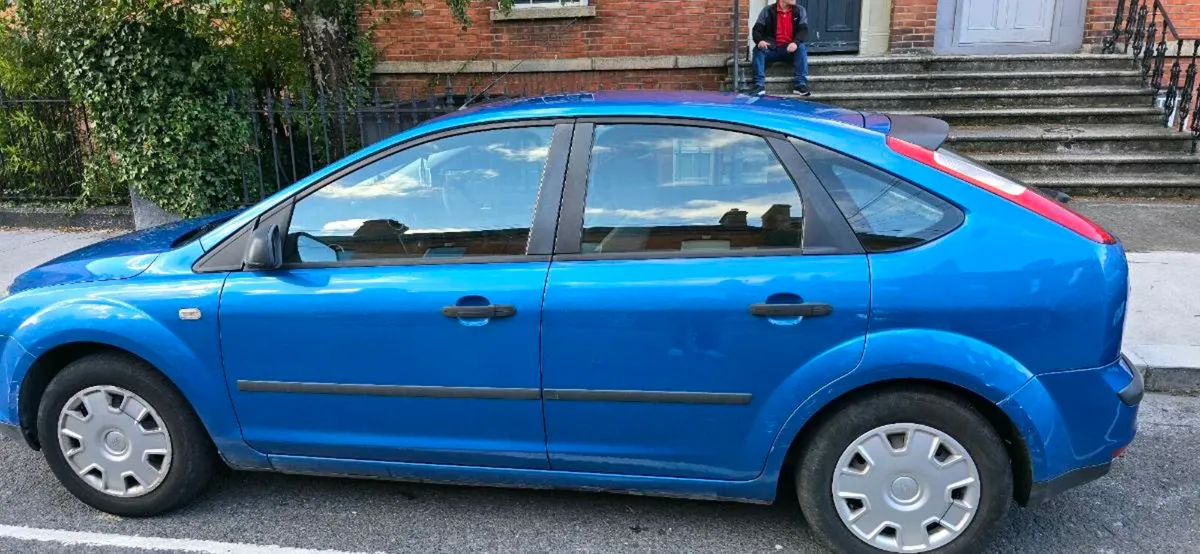 Ford focus LX - Image 3