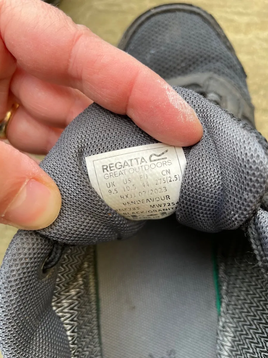 Hiking shoes UK size 9.5 - Image 2