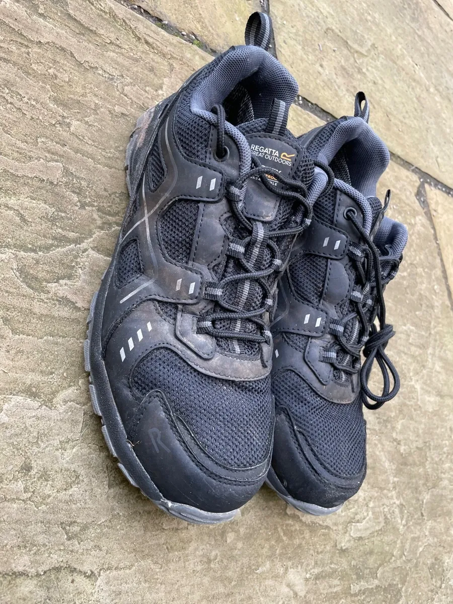 Hiking shoes UK size 9.5 - Image 1