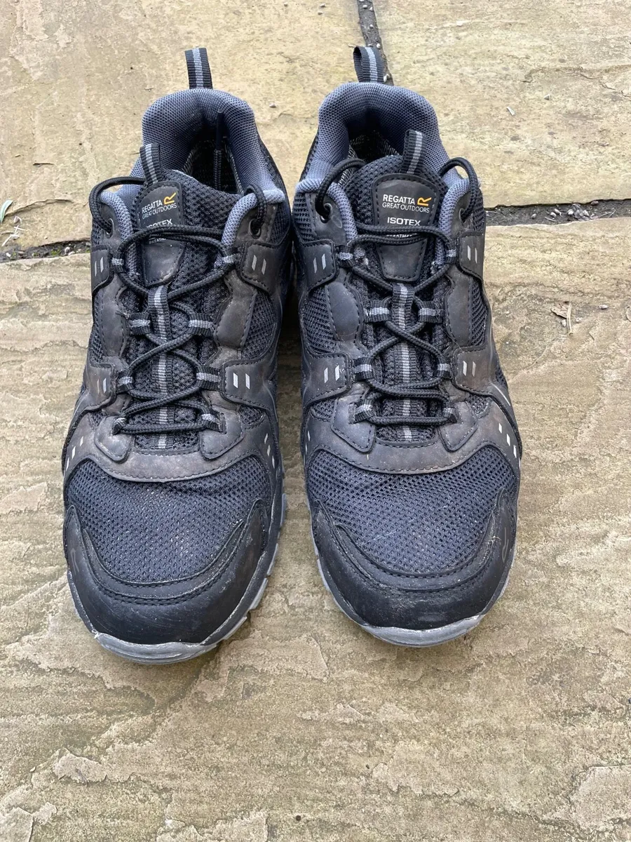 Hiking shoes UK size 9.5 - Image 4