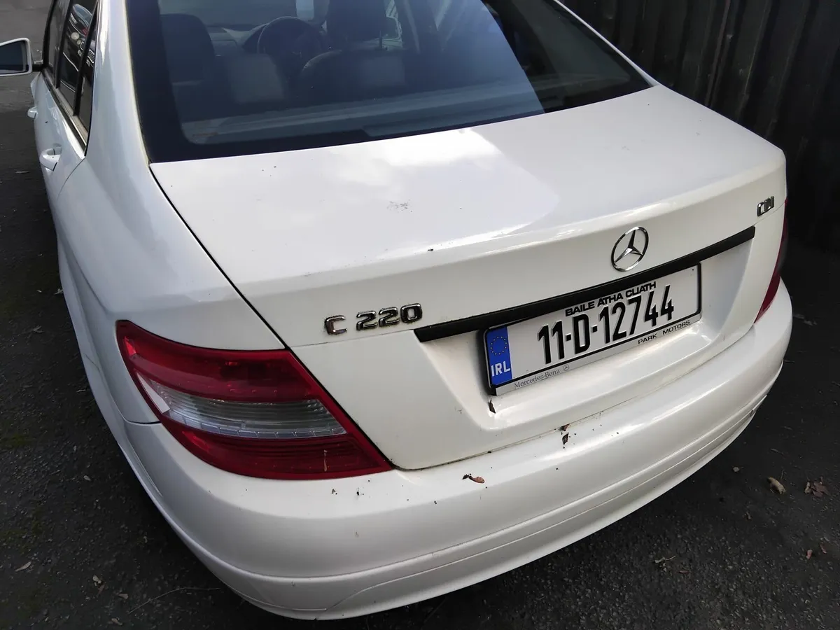 Mercedes C220 Diesel  2011 - Image 3