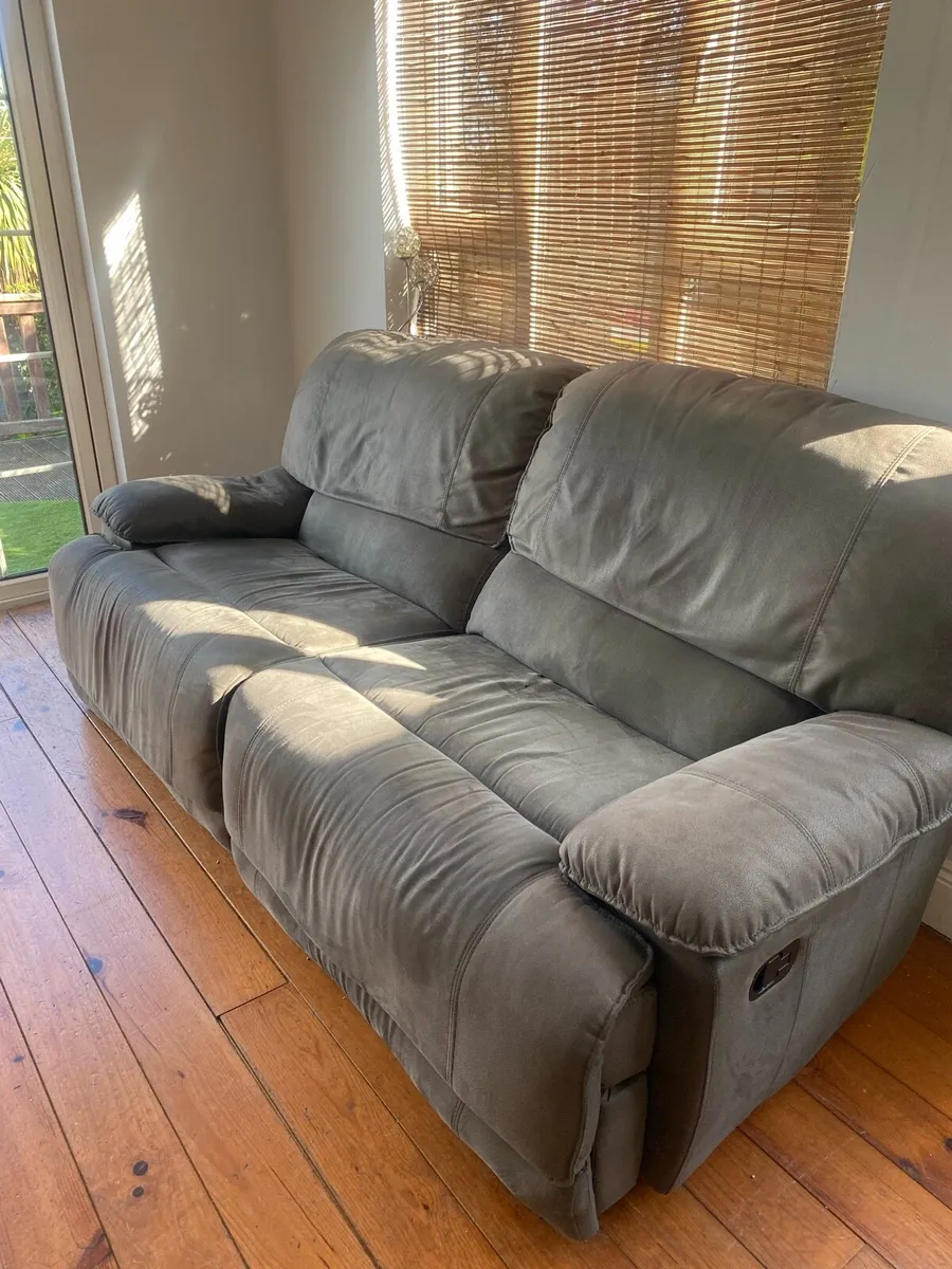 3 seater recline sofa - Image 1