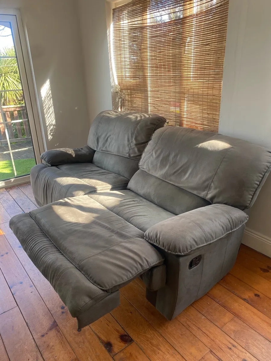 3 seater recline sofa - Image 2