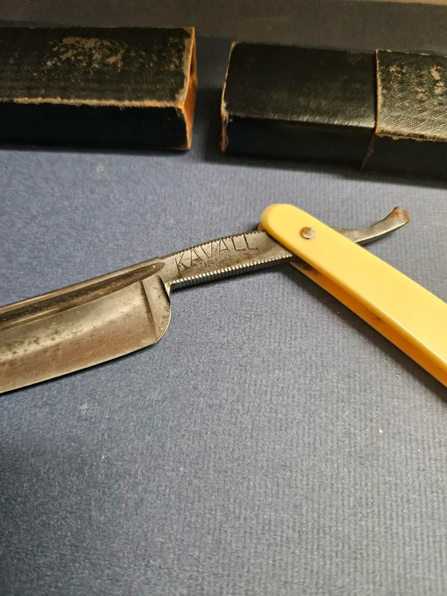 Vintage Cut Throat Razor - Image 2