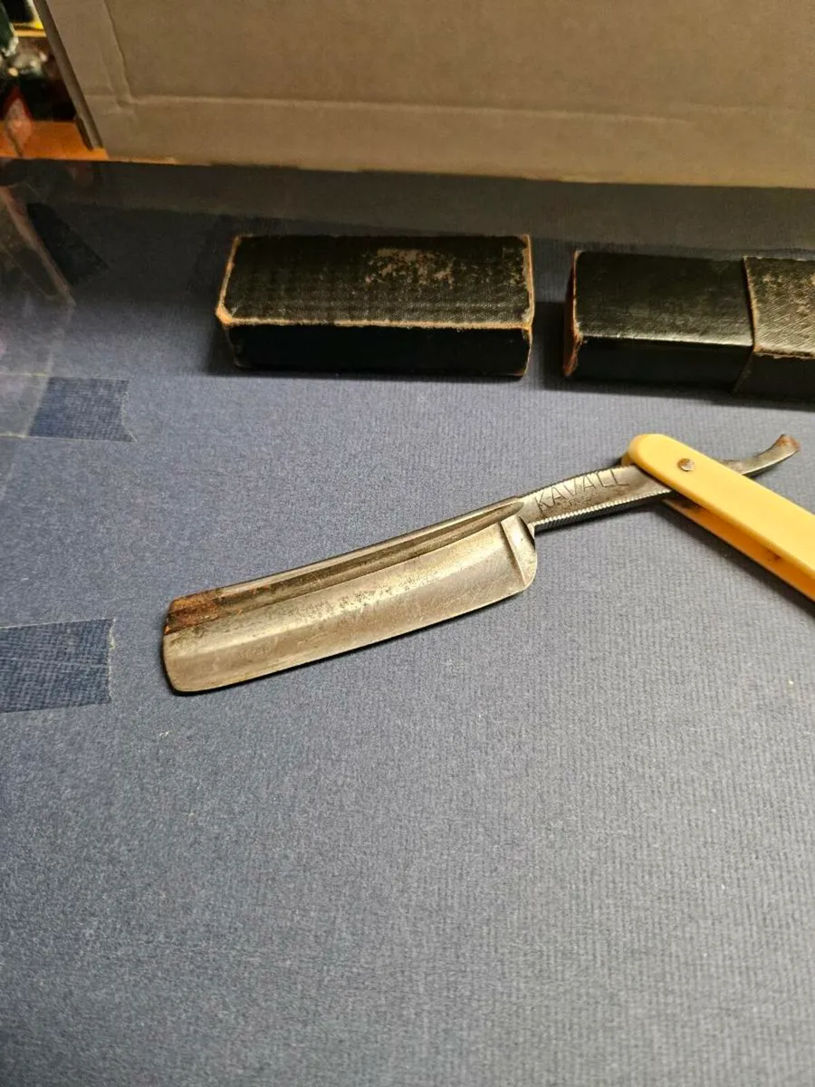 Vintage Cut Throat Razor - Image 4