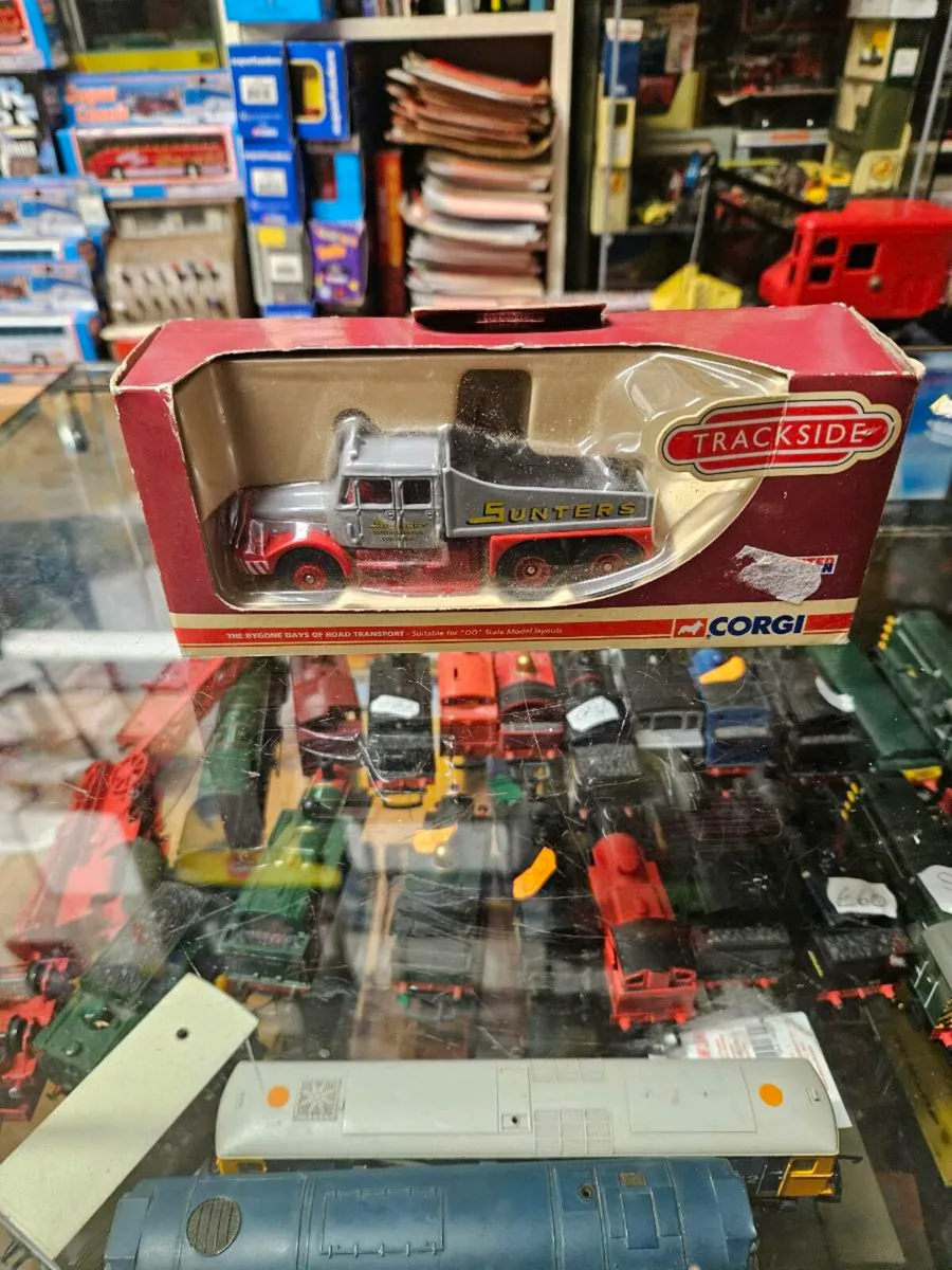 Corgi Scammel Tractor Unit Trackside - Image 1