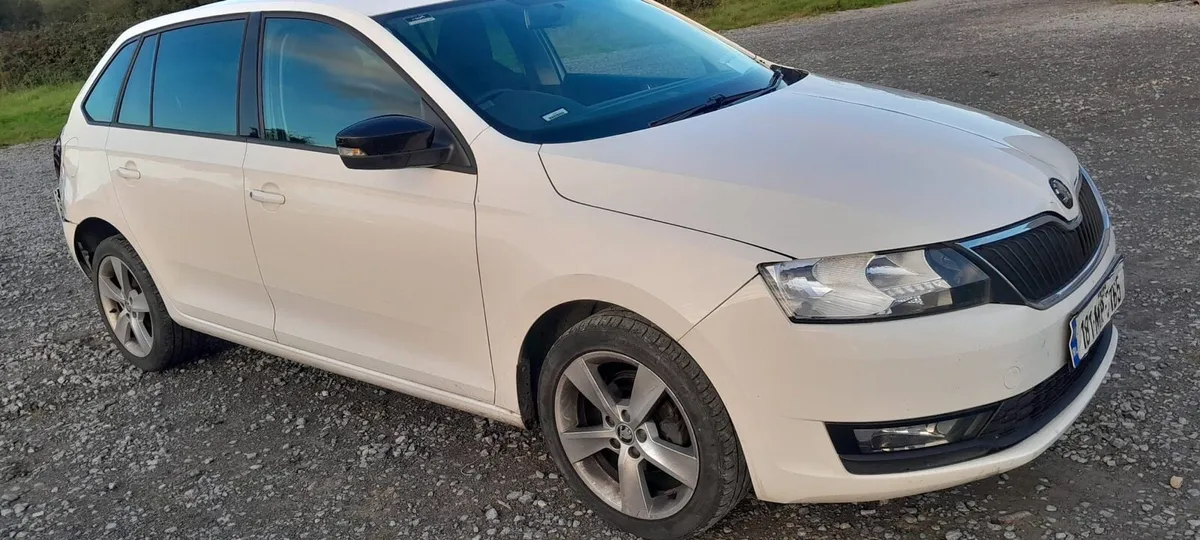 Skoda Rapid Spaceback - Image 2