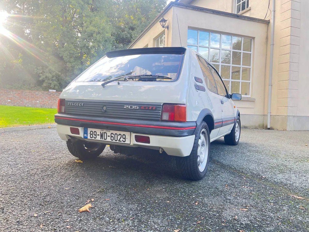 Peugeot 205 GTI 1.9 - Image 3