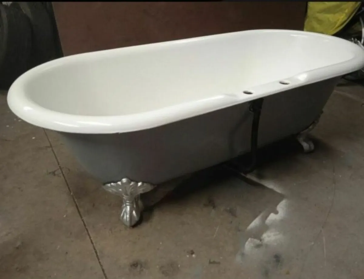 Cast iron bath - Image 2