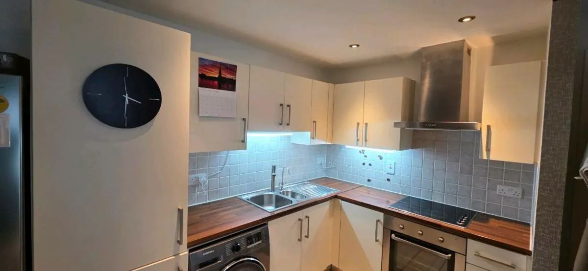 Kitchen furniture - Image 1