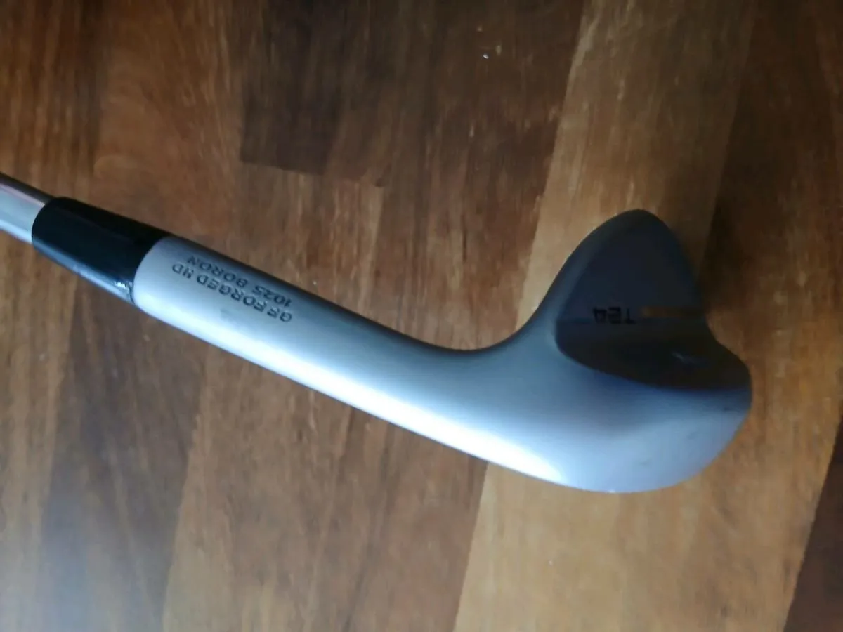 Mizuno T24 satin wedge - Image 1