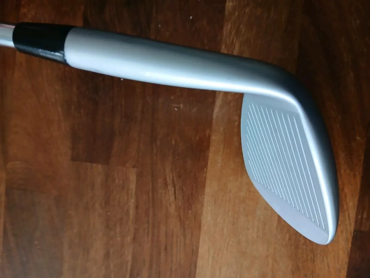 Mizuno T24 satin wedge - Image 2