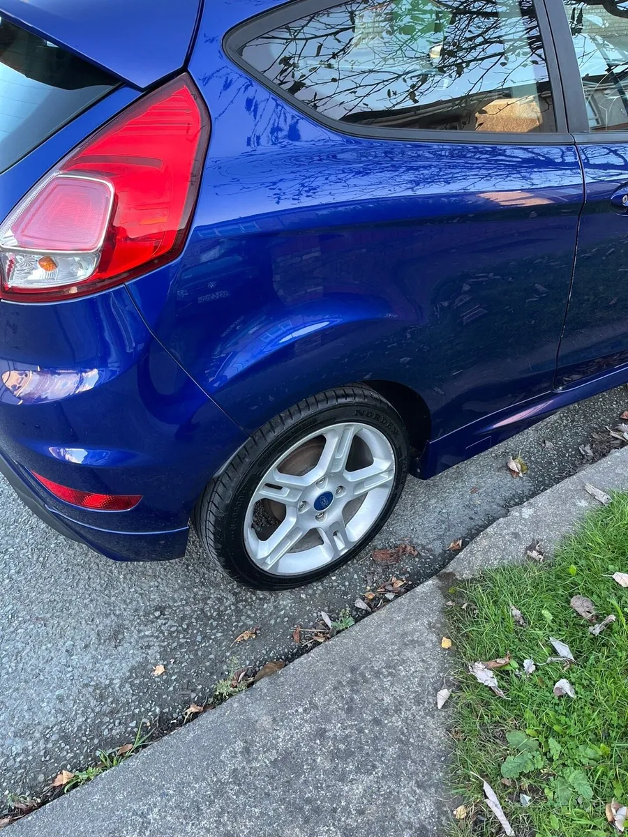 Ford fiesta - Image 3