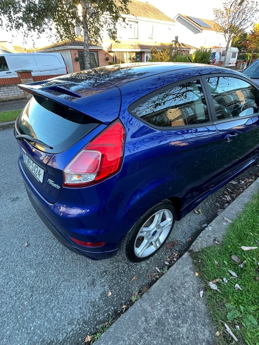 Ford fiesta - Image 4