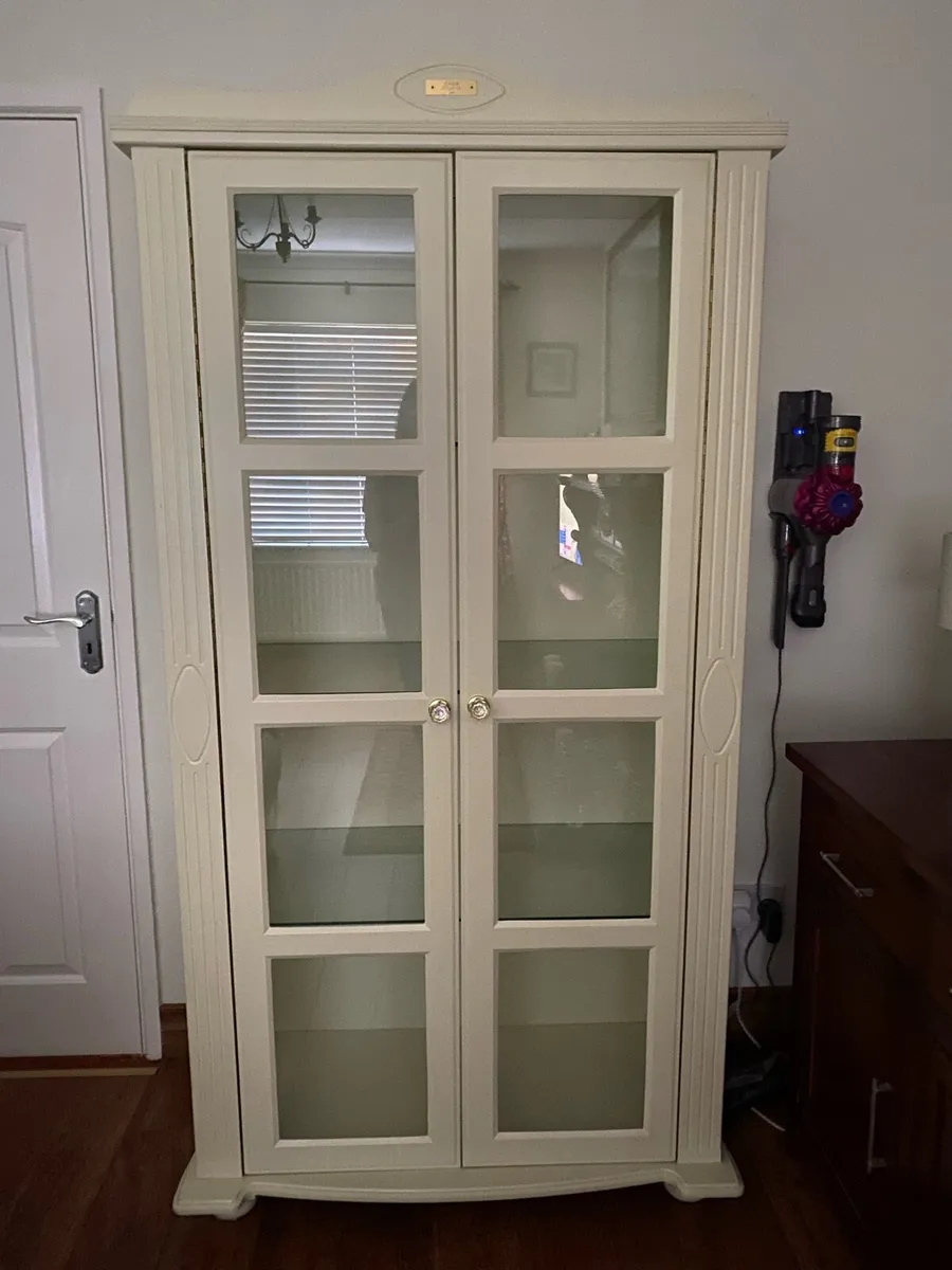Display Cabinet - Image 1