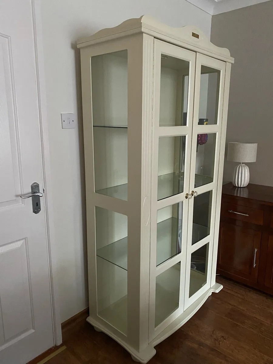Display Cabinet - Image 3