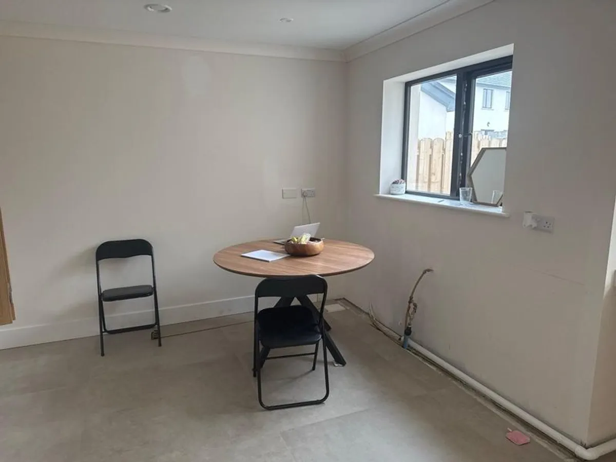 Round Table (Chairs not Included) - Image 2