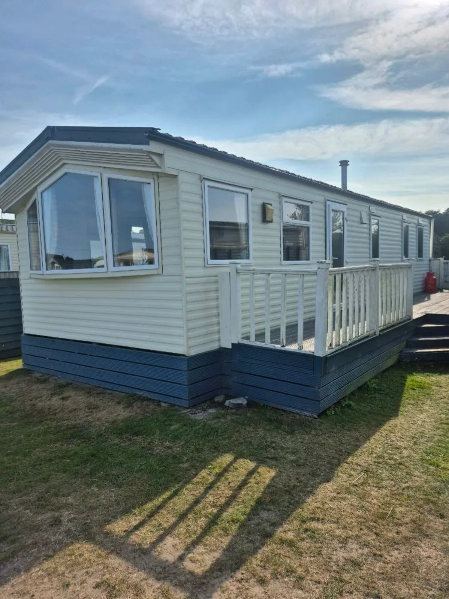 BK Bluebird Carnival - 3 Bedroom with Winter Pack - Image 1