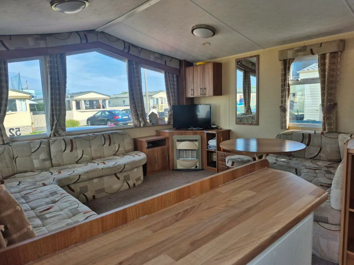 BK Bluebird Carnival - 3 Bedroom with Winter Pack - Image 2