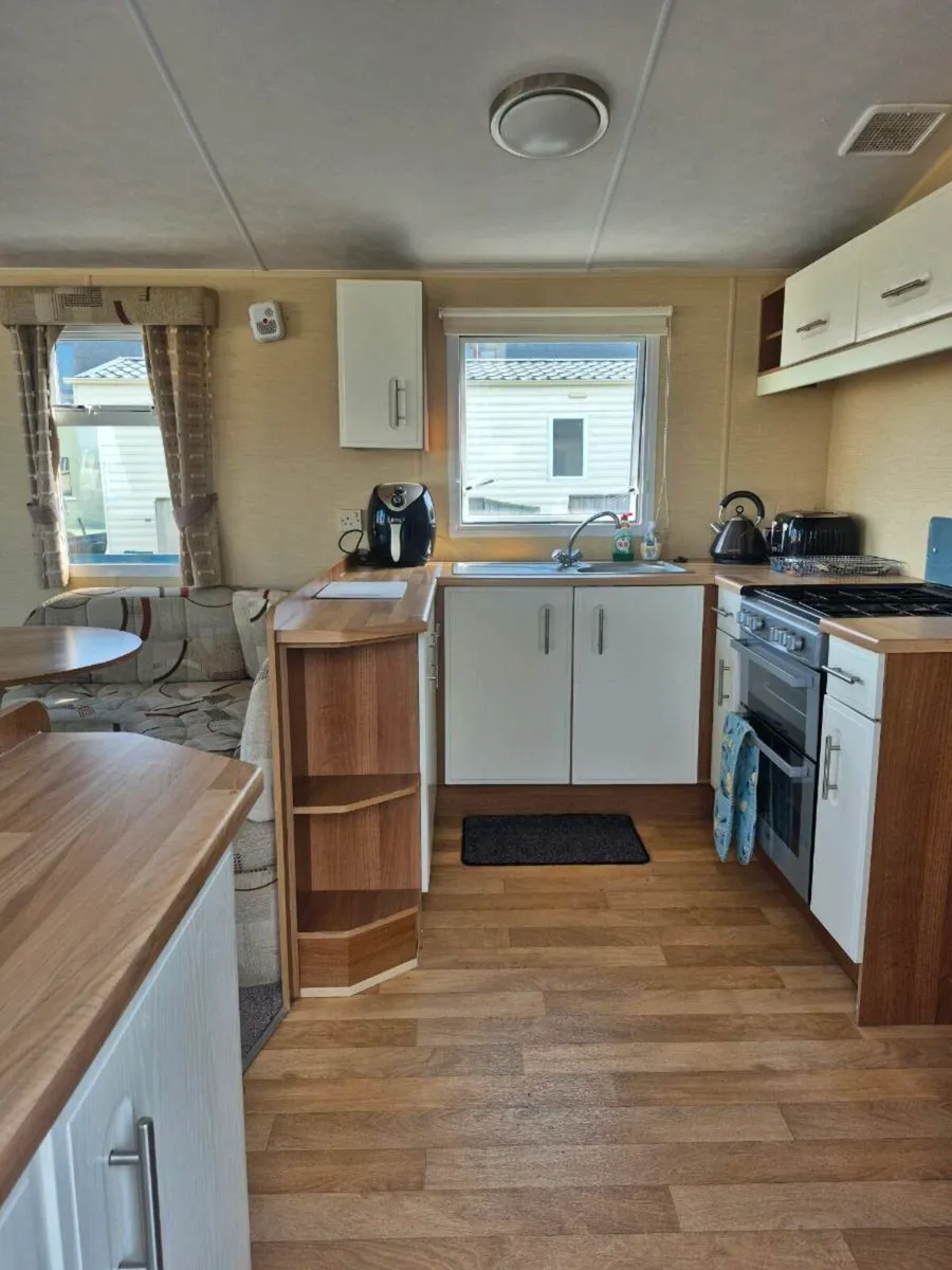 BK Bluebird Carnival - 3 Bedroom with Winter Pack - Image 3