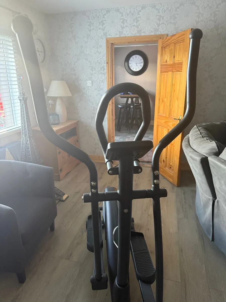 Cross trainer - Image 3