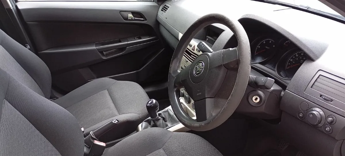 Vauxhall Astra 2008 - Image 2
