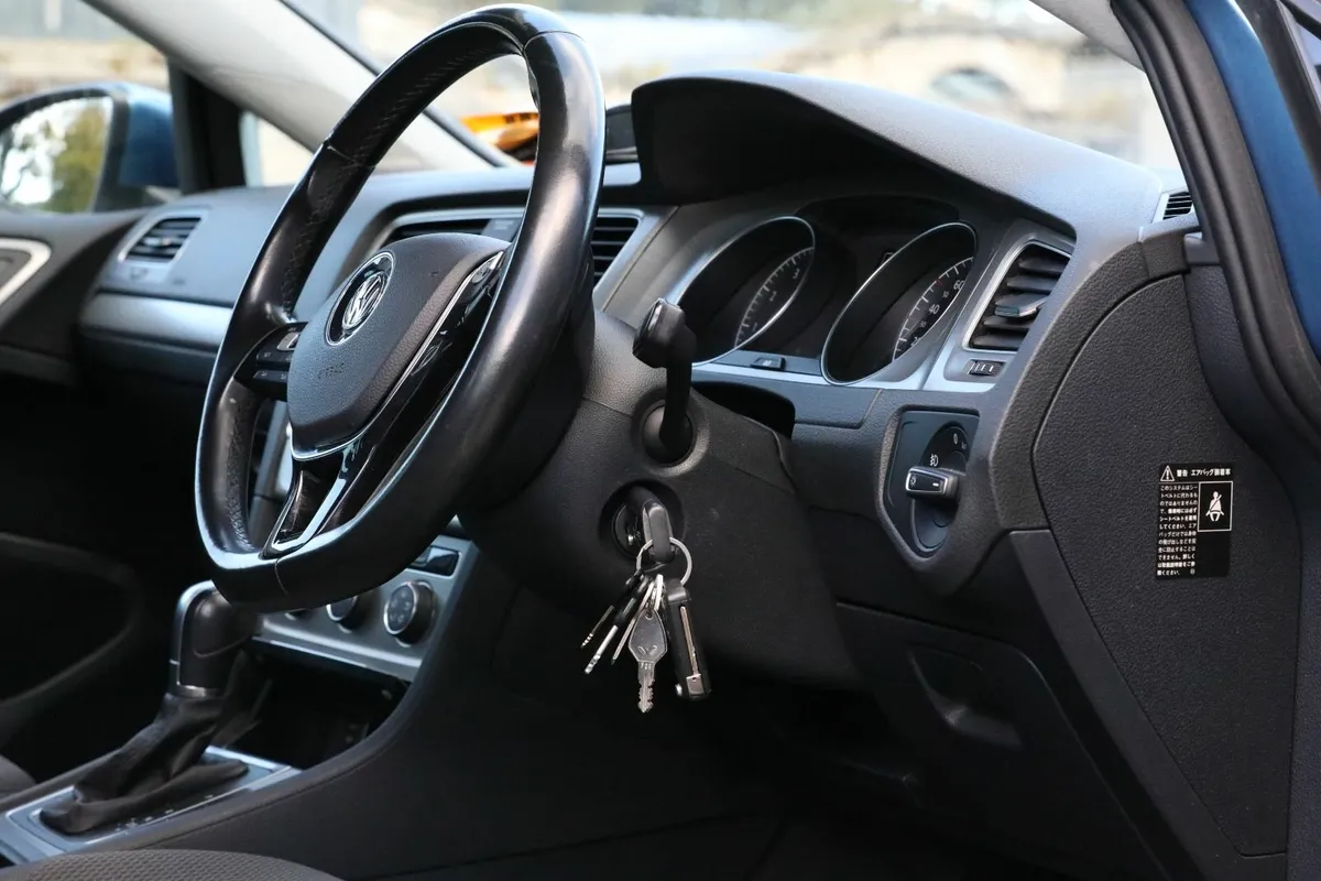 Volkswagen Golf 2014 - Image 2