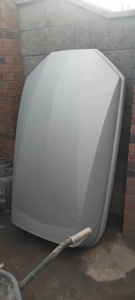 Car Roof box - Image 1