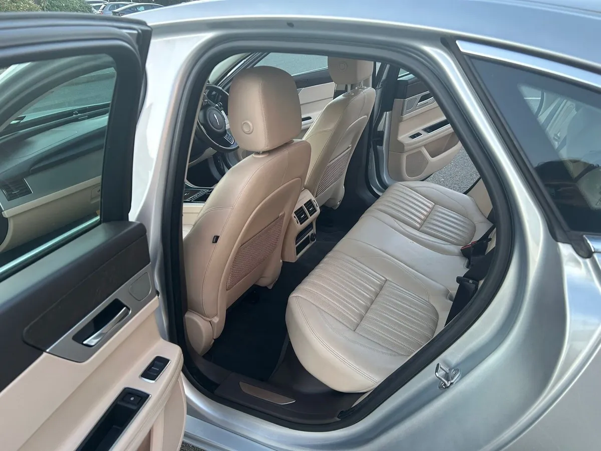 2016 Jaguar XF - Image 2