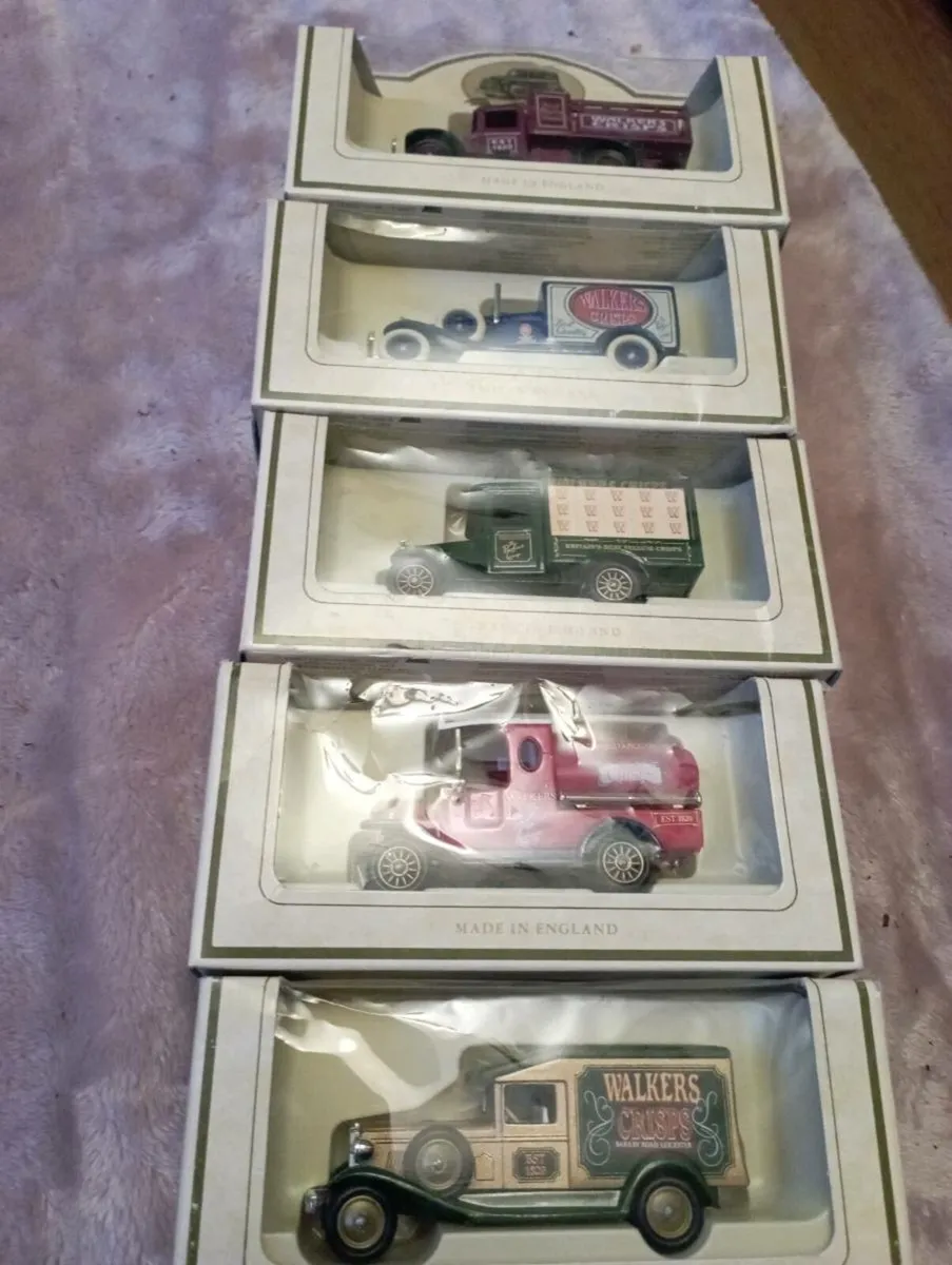A COLLECTION OF WALKERS CRISPS DIE-CAST MODLES - Image 1