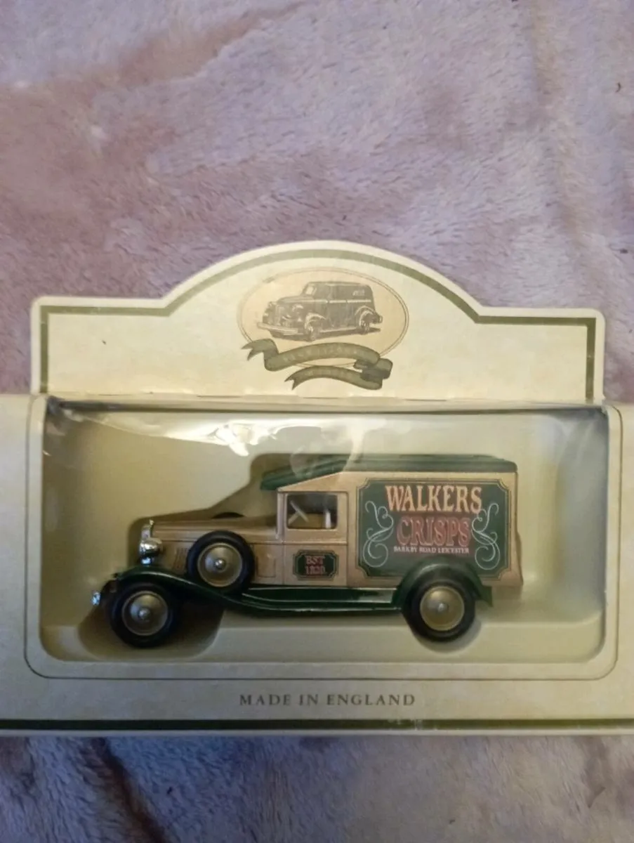 A COLLECTION OF WALKERS CRISPS DIE-CAST MODLES - Image 2