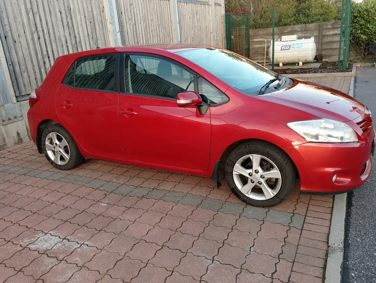 New NCT 09/26 Auris Toyota - Image 3