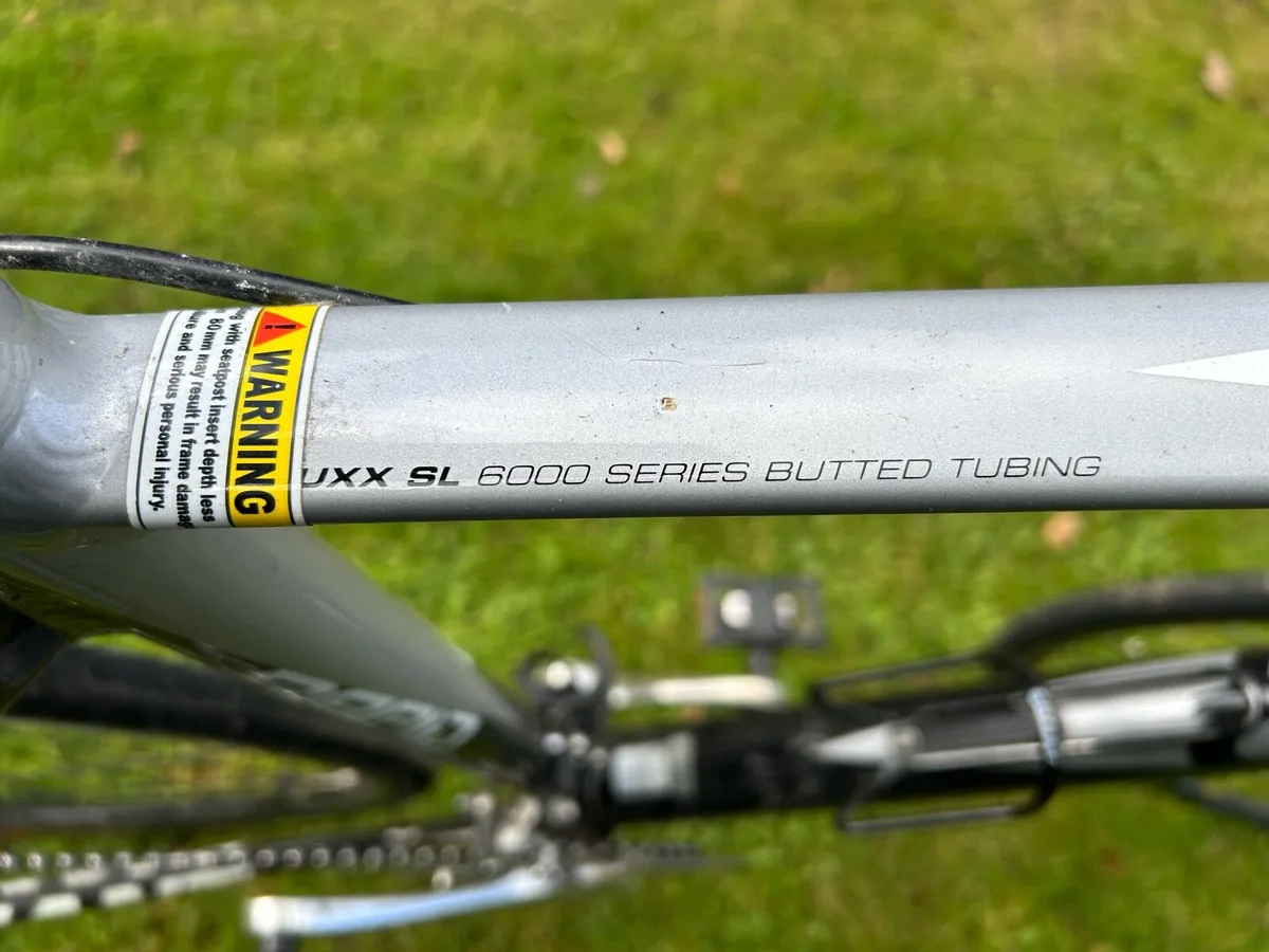 Large Giant Rapid Sl6000 Series Butted Tubing Bike - Image 2