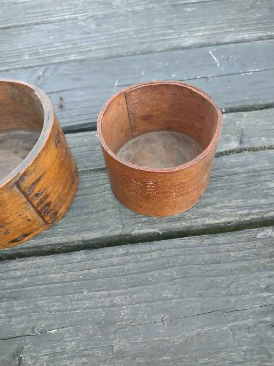 3 graduated grain measures - Image 3