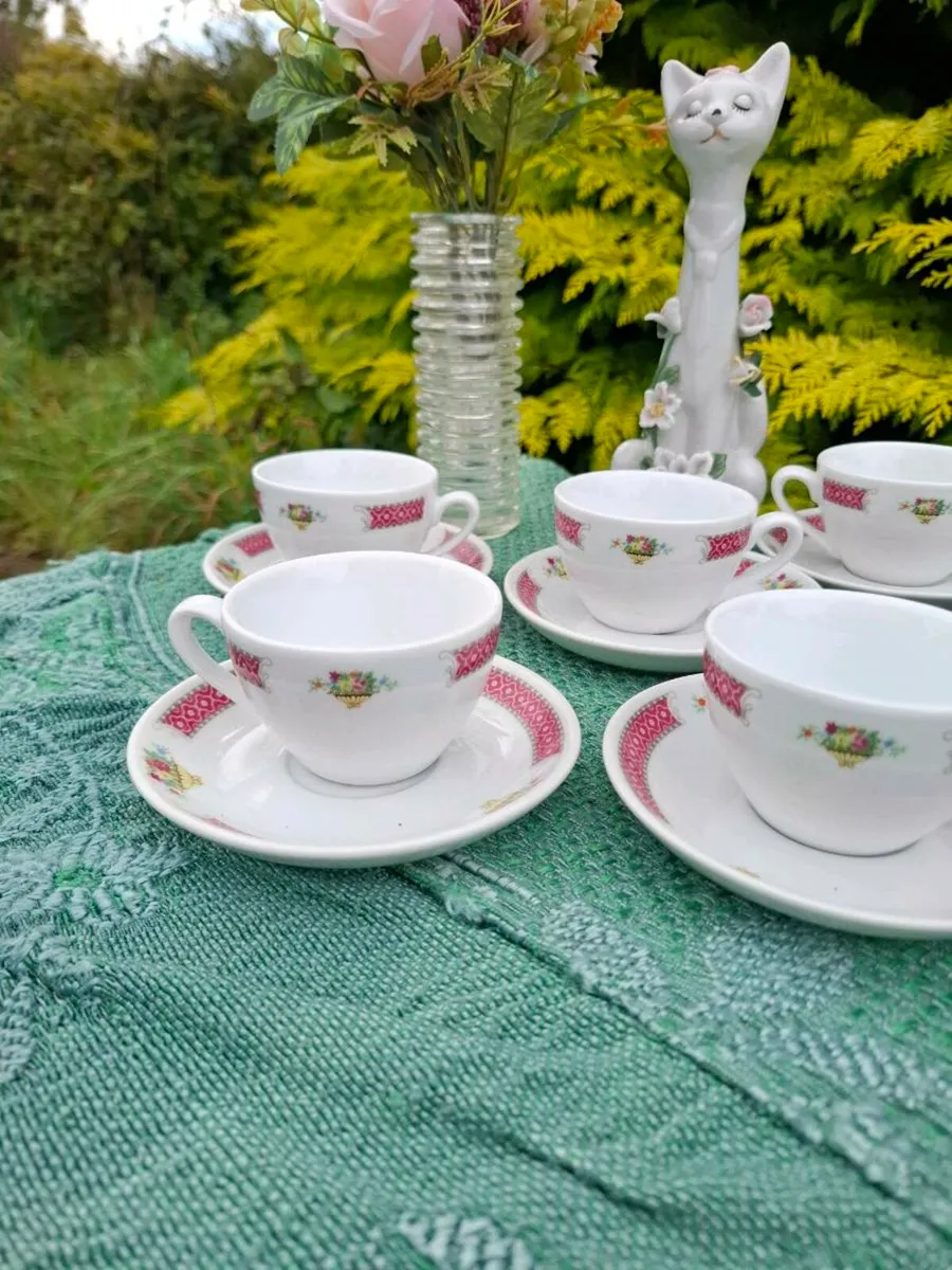 6 china tea cups and saucers postage possible - Image 2