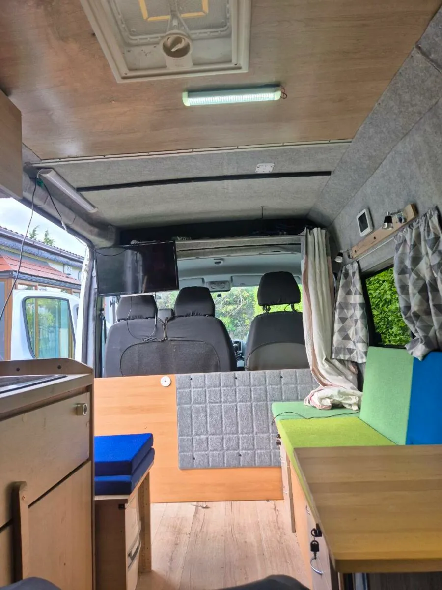 Camper van - Image 3