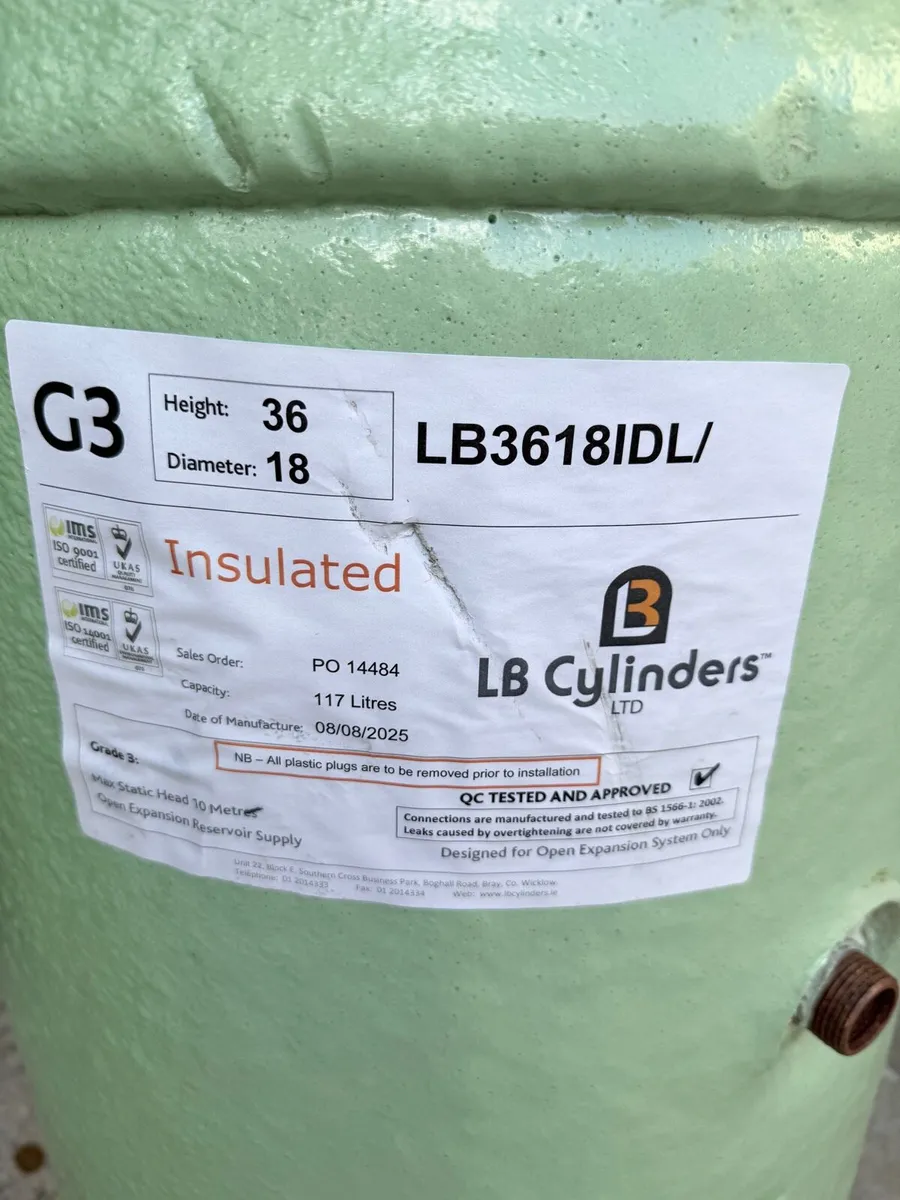 Hot water cylinder. - Image 1