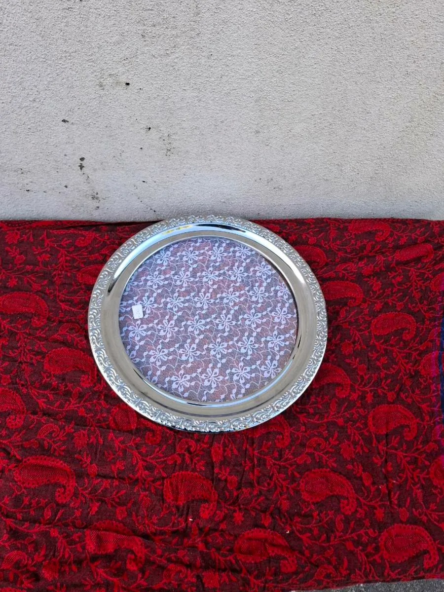 Round lace tea tray postage possible
