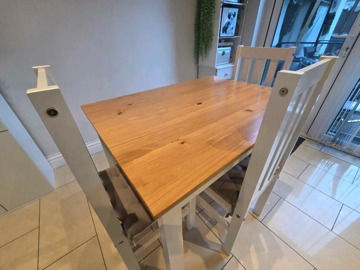 Dining table with 3 chairs - Image 2