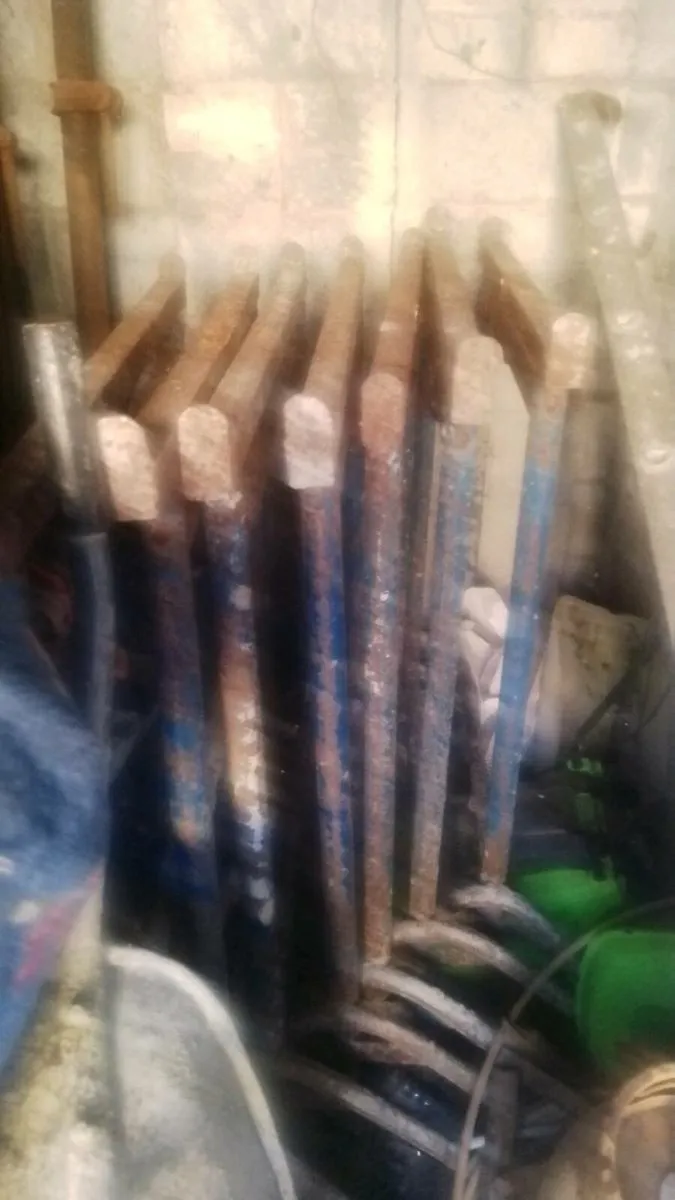7 builder's Tressals - Image 1