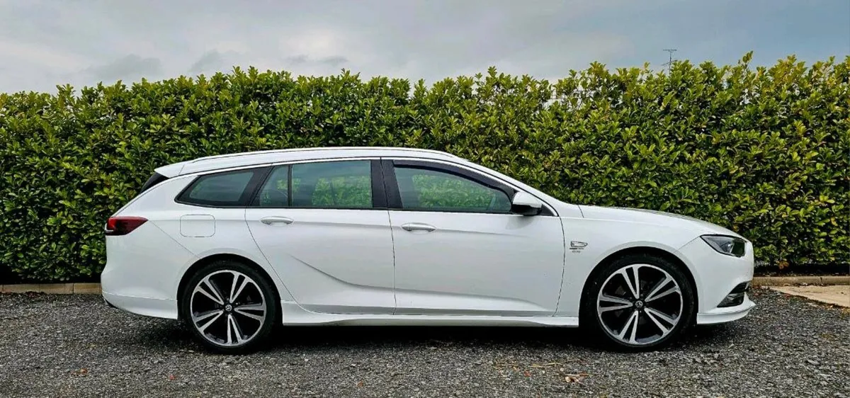Vauxhall Insignia 2.0L VX-LINE - Image 2