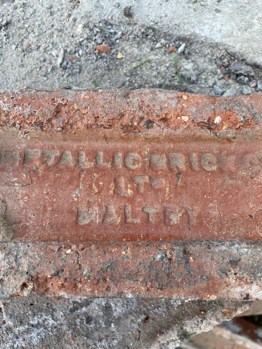 Old red reclaimed Red Brick - Image 4