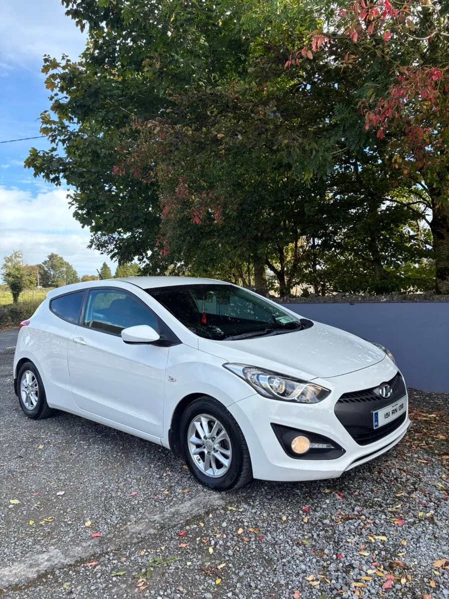 Hyundai i30 Van - Image 2