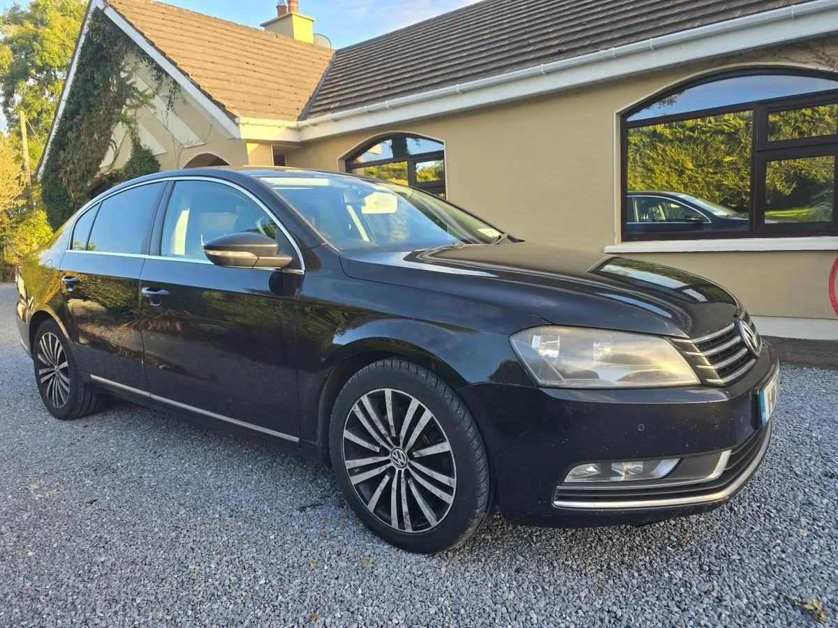 Volkswagen Passat 2011 - Image 1