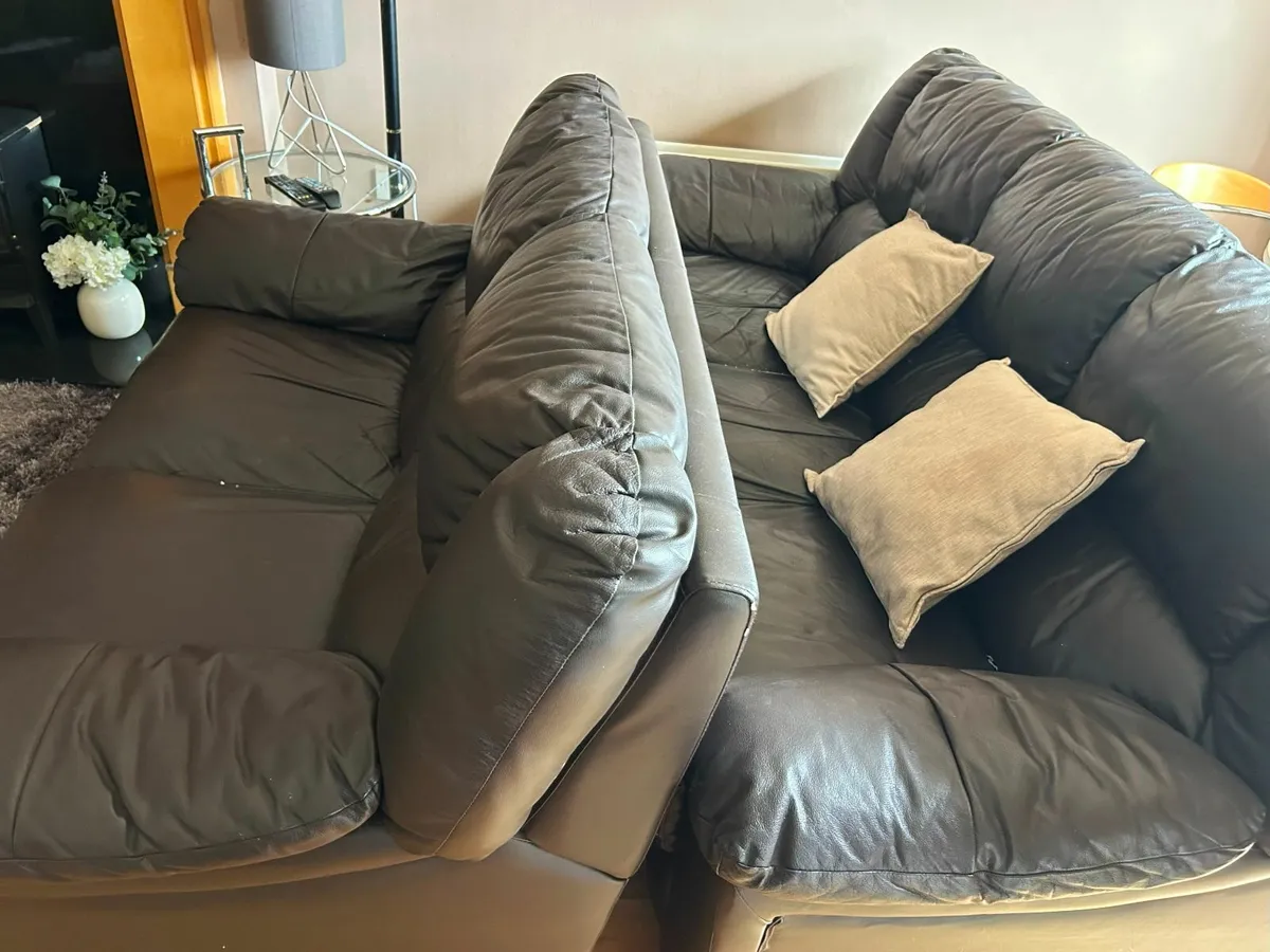 2 & 3 seater chocolate brown sofa (gone by 03 Oct) - Image 3