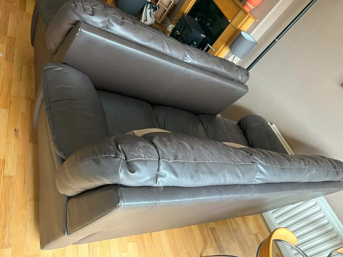 2 & 3 seater chocolate brown sofa (gone by 03 Oct) - Image 4