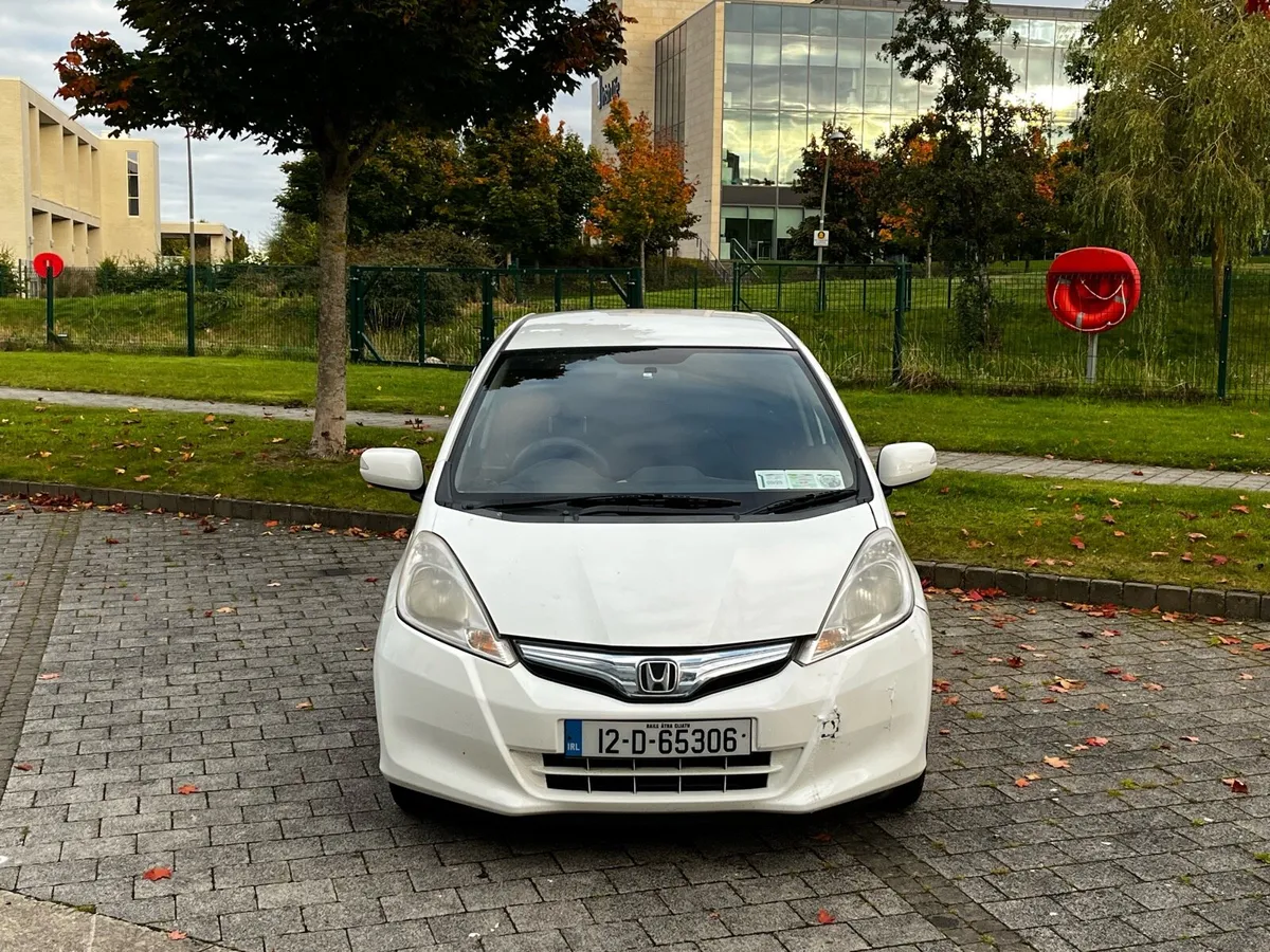 2012 Honda fit hybrid automatic 04:26 tax 09.26 - Image 2