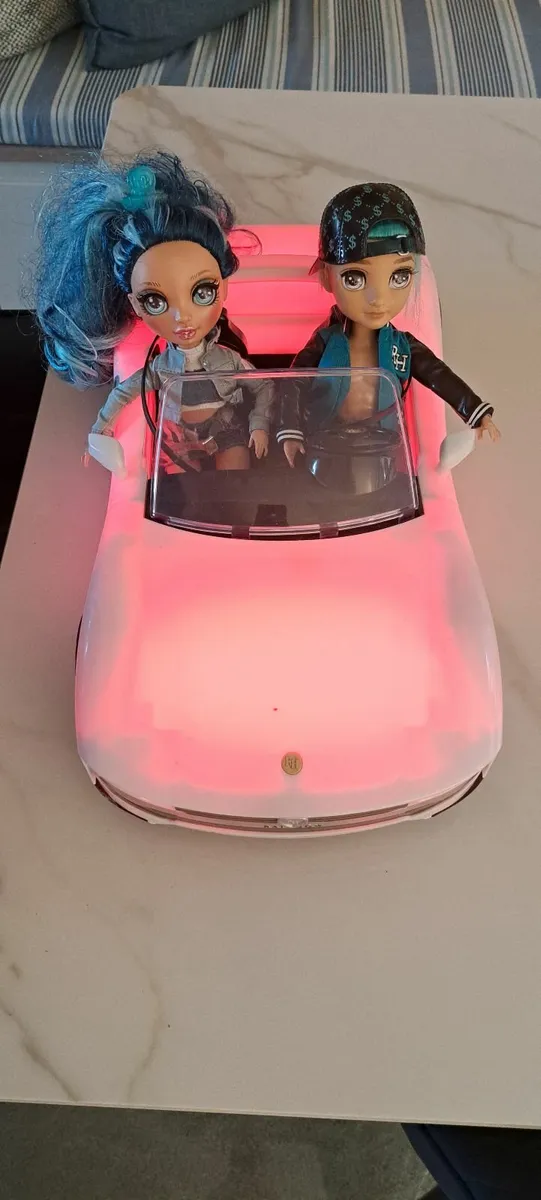 Rainbow High Colour change car - Image 1