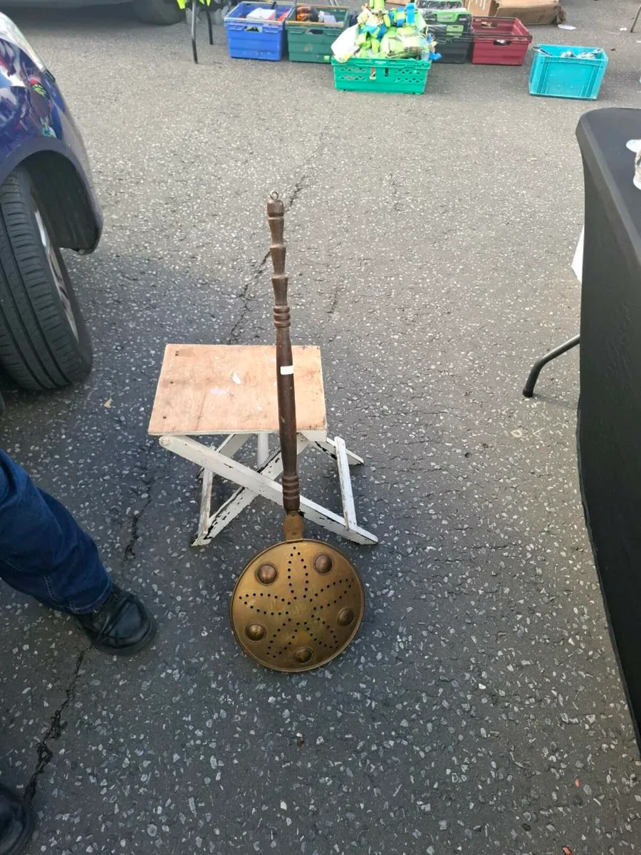 Antique bed pan postage possible